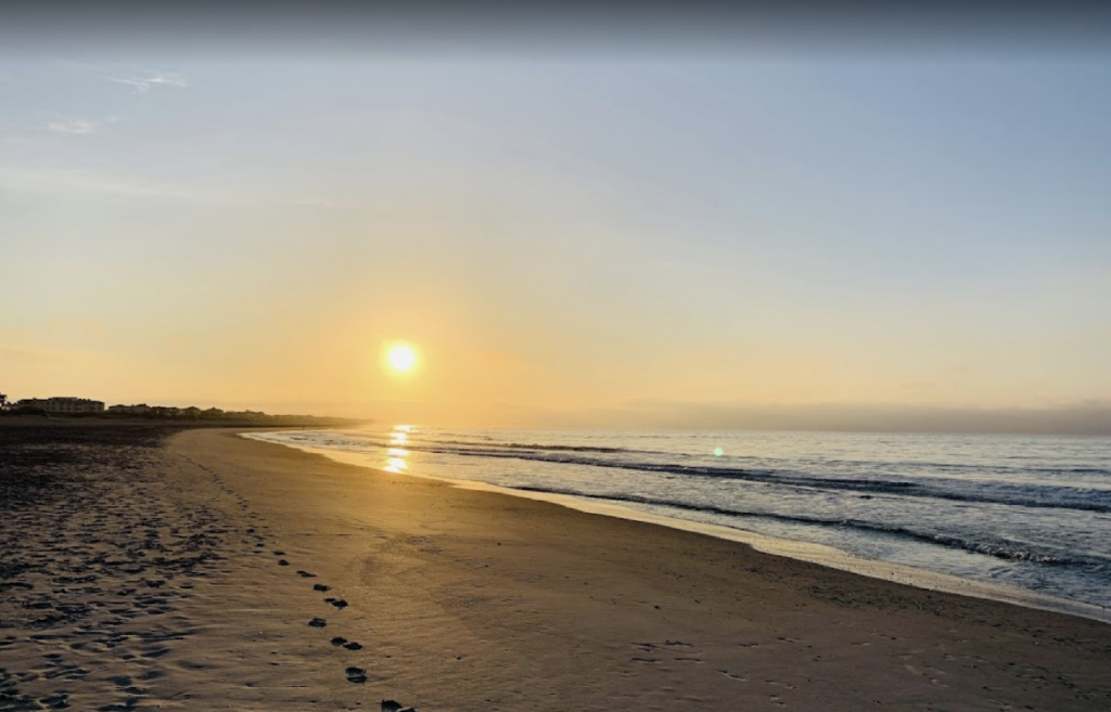 Pôr-do-sol na praia de Emerald isle