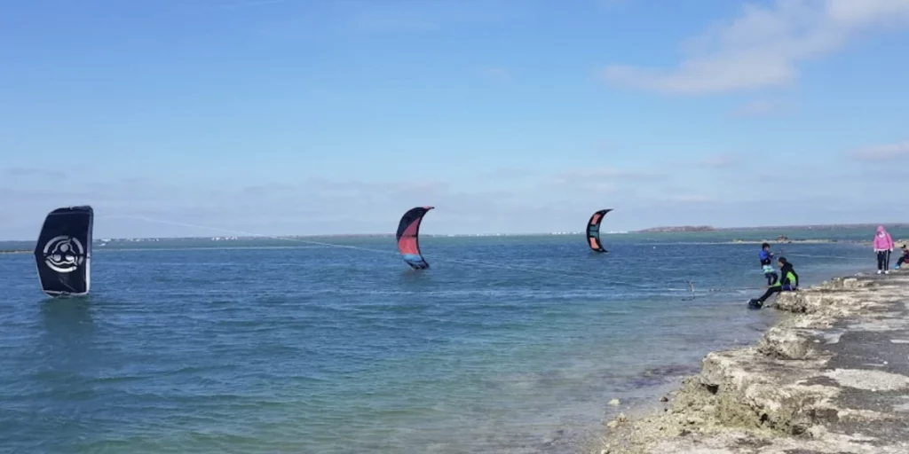 Kitesurfing na praia de Horseshoe