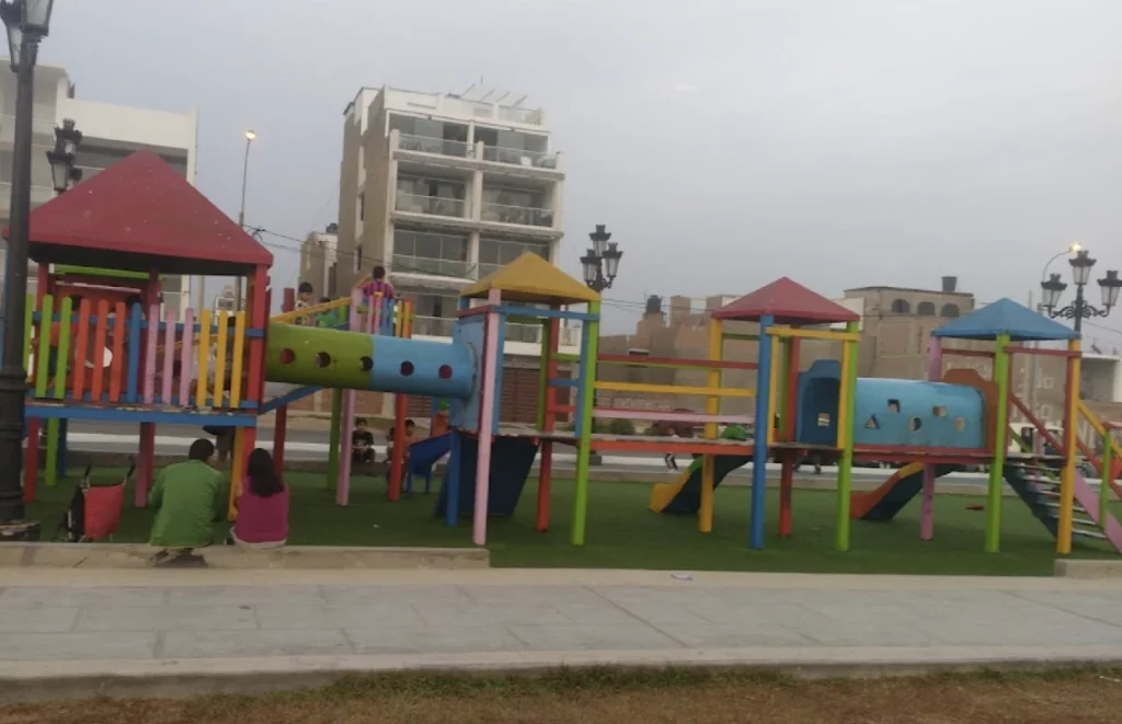 ملعب للأطفال في بلايا فيلا