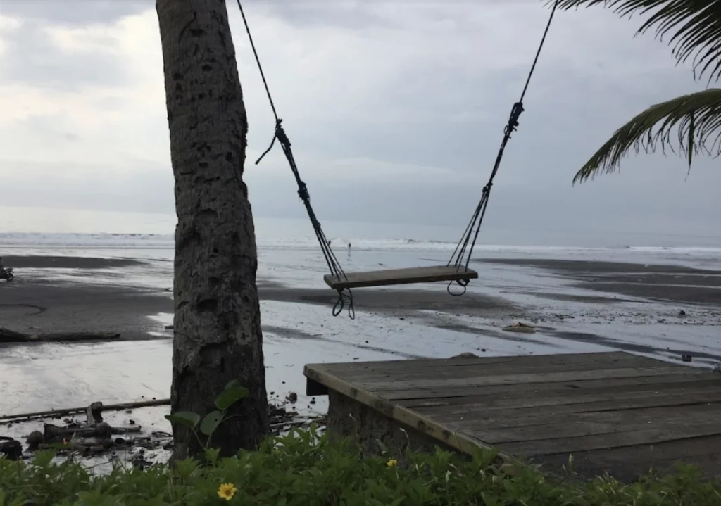 swing at Puntai Pasut